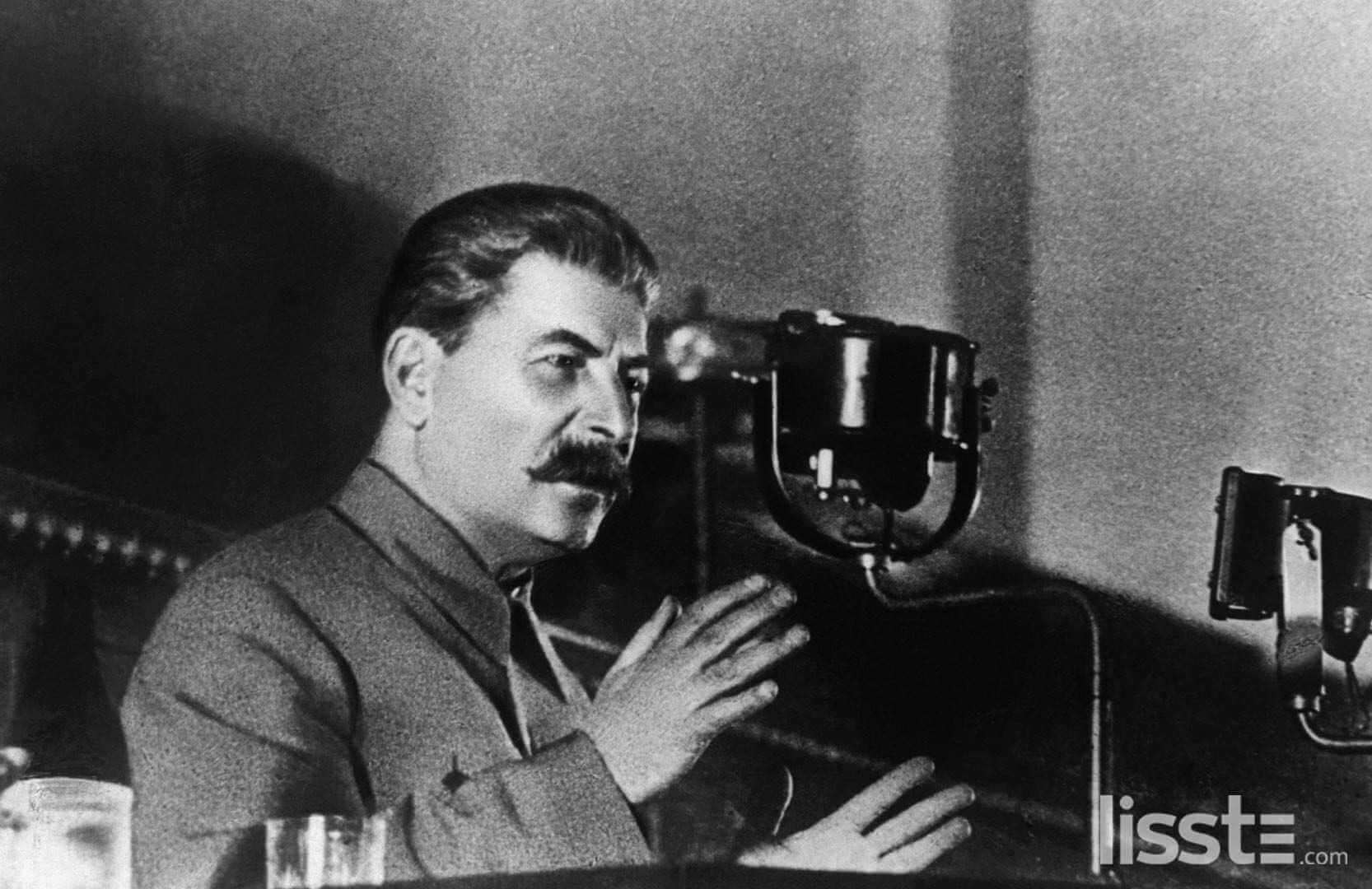Joseph-Stalin-1559227287.jpg